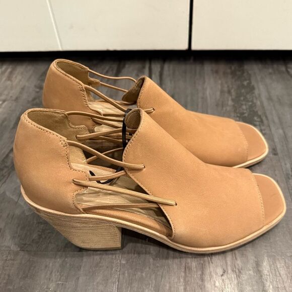 NWOT Eileen Fisher, tan, Peep toe sandals size 9 - Picture 3 of 6